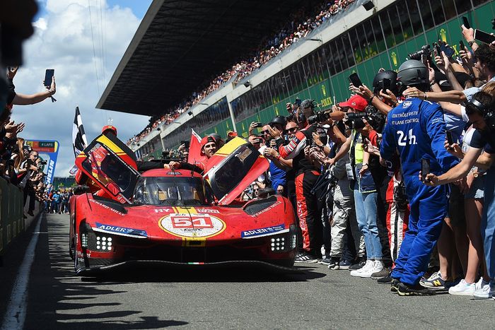 Le Mans 24 Hours: Ferrari beats Toyota in race of attrition